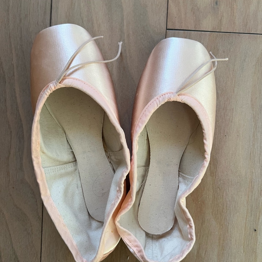 Suffolk Sterling Pointe Shoes - 5XXN